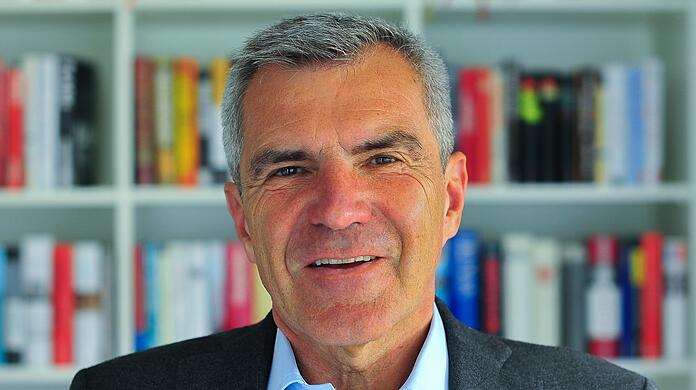 Der Journalist Hans Demmel.