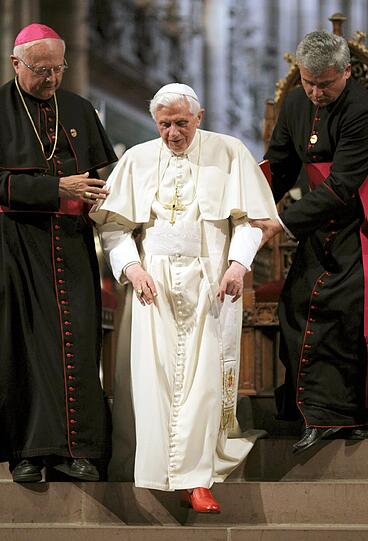 Auf einem Besuch in Freiburg Ende September 2011 hinterließ der Papst einen fragilen Eindruck.