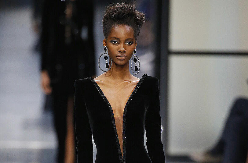 Armani Prive Couture präsentierte die neue Kollektion in Paris