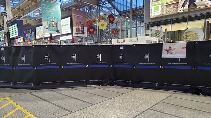 Der neue Bauzaun am Hauptbahnhof.