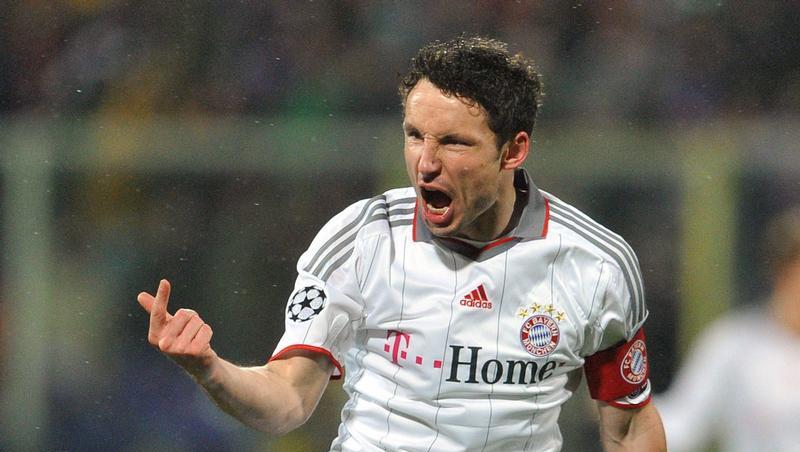 Der Aggressiv-Leader des FC Bayern. Mark van Bommel , der vielleicht zu Wolfsburg wechselt. Der Aggressiv-Leader des FC Bayern. Mark van Bommel , der vielleicht zu Wolfsburg wechselt.