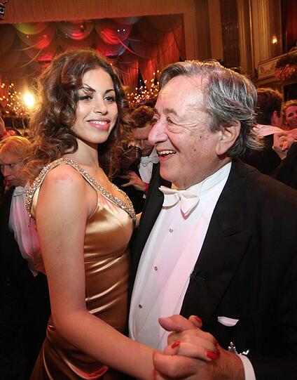 Karima al-Mahroug alias Ruby Rubacuori mit Richard Lugner beim Opernball.