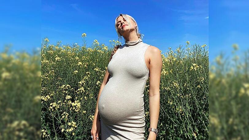 Stolze Mama: Lena Gercke zeigt auf Instagram gerne ihren Babybauch.