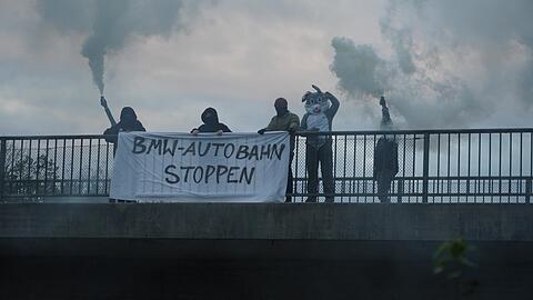 Eine Protestaktion gegen den BMW-Tunnel am vergangenen Montag an der A99.
