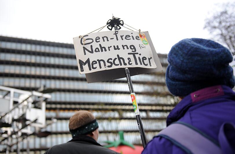 Unter dem Motto &bdquo;Wir blasen Euch den Marsch&ldquo; sind mehrere hundert Münchner zum Europäischen Patentamt (EPA) gezogen.