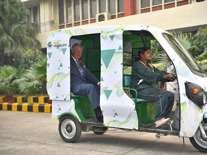 Charles in einer E-Rikscha auf dem Weg ins indische MET-Büro (Wetterdienst).