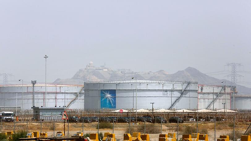 Der Konflikt im Nahen Osten setzt den weltgrößten Ölexporteur Saudi-Arabien zu. Der Konflikt im Nahen Osten setzt den weltgrößten Ölexporteur Saudi-Arabien zu.