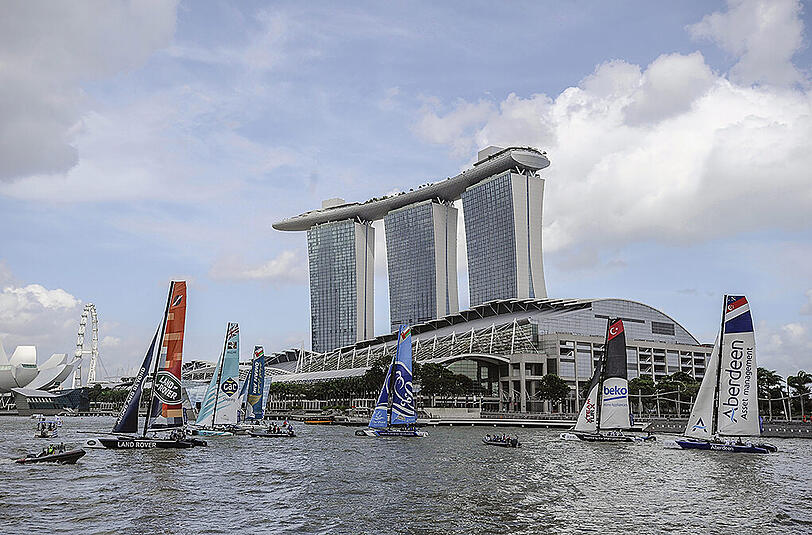 Auch ein netter Dachpool: das Schwimmbad auf dem Hotel &bdquo;Marina Bay Sands&ldquo; in Singapur.