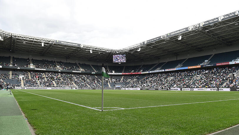 Der Borussia-Park: Als Bühne für seine große Premiere hätte sich Julian Nagelsmann kaum einen schwerere aussuchen können. Der Borussia-Park: Als Bühne für seine große Premiere hätte sich Julian Nagelsmann kaum einen schwerere aussuchen können.