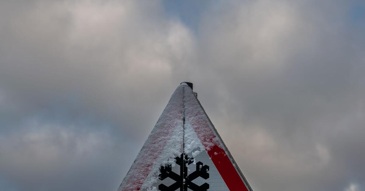 Glatte-Stra-en-und-Nebel-Winter-kehrt-nach-Bayern-zur-ck