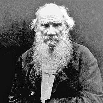 Leo Tolstoi (1828-1910). Der russische Schriftsteller galt als großer Anarchist. Sein Hauptwerk "Krieg und Frieden" erzählt in vier Teilen und zahlreichen Handlungssträngen die Historie Russlands zwischen 1805, als in Russland der dritte Koalitionskrieg gegen Frankreich tobte und 1812, dem Jahr, in dem Napoleons Russlandfeldzug scheiterte. Das kürzlich erschienene Hörbuch umfasst stolze 54 CDs!