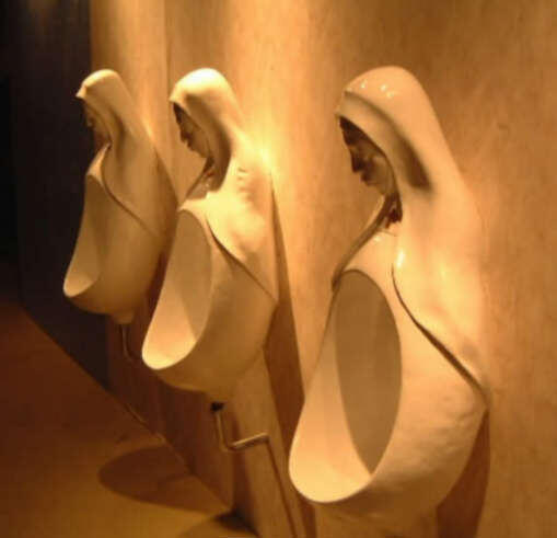 Ave Maria - auf dieser Toilette geht es andächtig zu