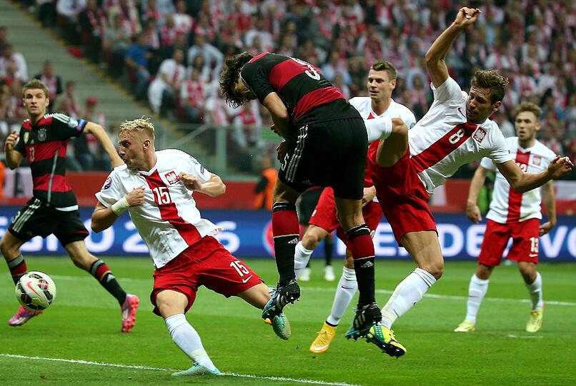 Hummels: Bei seiner Rückkehr besser als zuletzt beim BVB. Hinten aufmerksam. Nach vorn mutig, vergab aber gleich drei Gelegenheiten.
