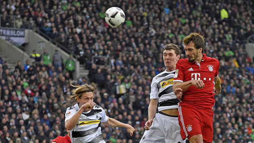 Mats Hummels: Note 2. Der Abwehrspieler mit gutem Kopfball nach einer Ecke, knapp verzogen  
(22.). Konnte viel nach vorne marschieren und dem Spielaufbau widmen,  
da er kaum in der Defensive gefordert war. Stoppte einige Konter durch  
exaktes Stellungsspiel.