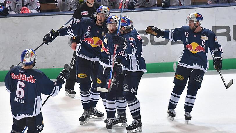In der ersten Partie der Finalserie setzte sich der EHC mit 4:1 gegen die Eisbären Berlin durch.