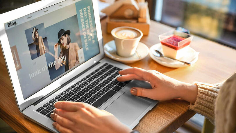 Gerade bei populären Themen wie Mode muss ein Blog in jeder Hinsicht herausstechen. Gerade bei populären Themen wie Mode muss ein Blog in jeder Hinsicht herausstechen.