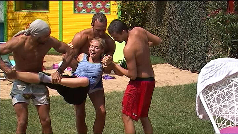 Wasserspiele im Big-Brother-Haus...