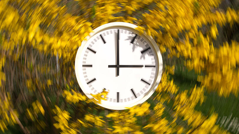 In der Nacht von Samstag auf Sonntag werden die Uhren eine Stunde vorgestellt. (Symbolbild)