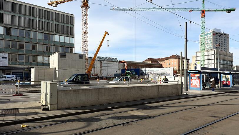 Bahnhofsplatz: Der alte Hauptbahnhof ist längst Geschichte. Bahnhofsplatz: Der alte Hauptbahnhof ist längst Geschichte.