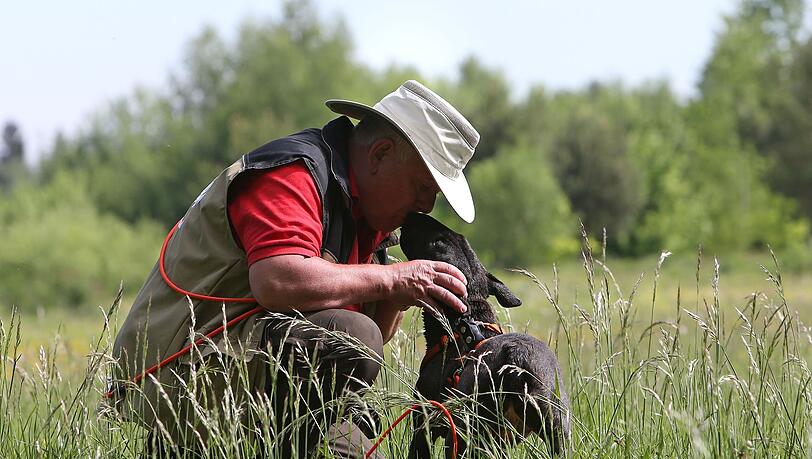 Hund und Halter müssen harmonieren - Uwe Planer mit seinem Hund.