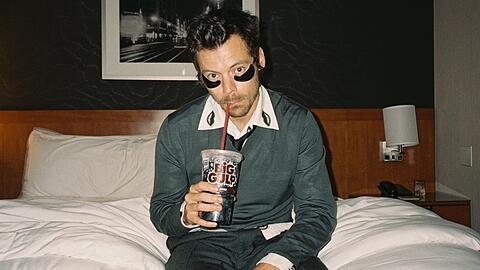 Harry Styles stellt Vinyl-Rekord auf.