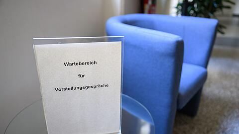 Bewerbungen werden inzwischen oft mit Hilfe von K&uuml;nstlicher Intelligenz geschrieben - und teilweise sogar entschieden (Symbolbild).