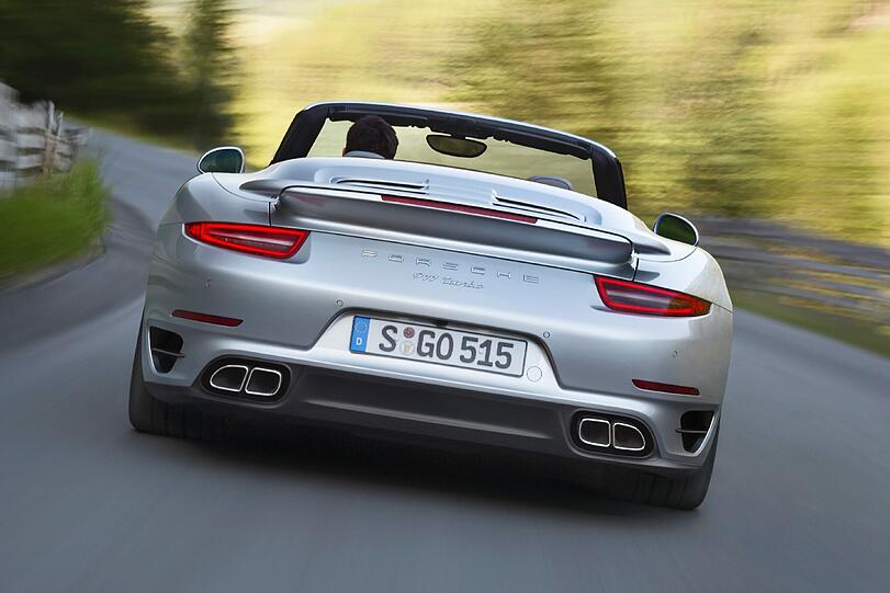 Starker Anblick: Der Porsche 911 Turbo rollt zum Jahreswechsel auch als Cabrio an.