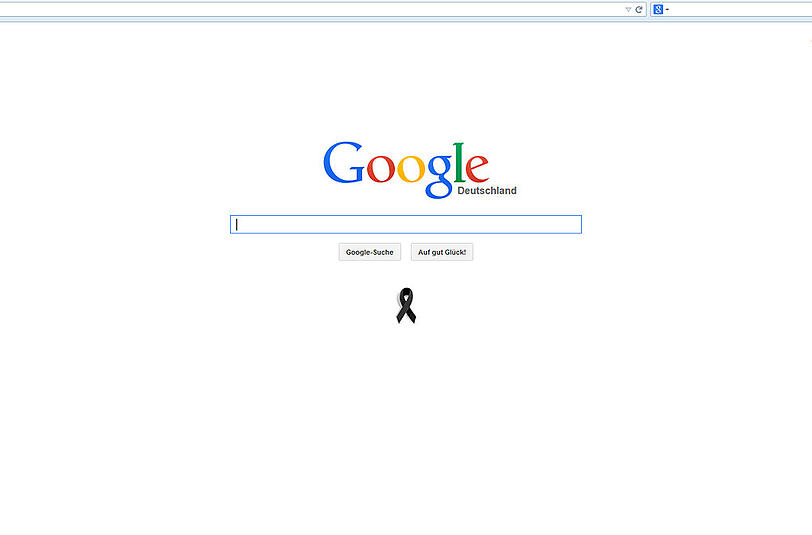 Auch der Internetriese Google bekundet einen Tag nach dem Absturz der Germanwings-Maschine seine Trauer. Wo sonst lustige Doodles zu sehen sind, erscheint am Mittwoch nur ein schlichter Trauerflor.