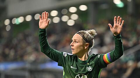 Wer will nach K&ouml;ln fahren? Svenja Huth steht mit dem VfL Wolfsburg schon mal im Halbfinale. (Archivbild)