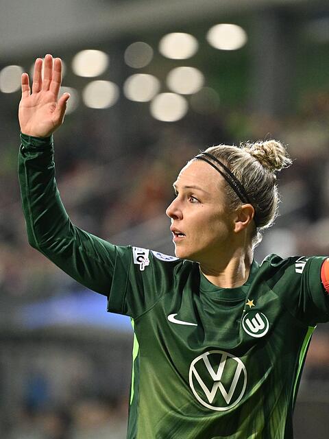 Wer will nach K&ouml;ln fahren? Svenja Huth steht mit dem VfL Wolfsburg schon mal im Halbfinale. (Archivbild)