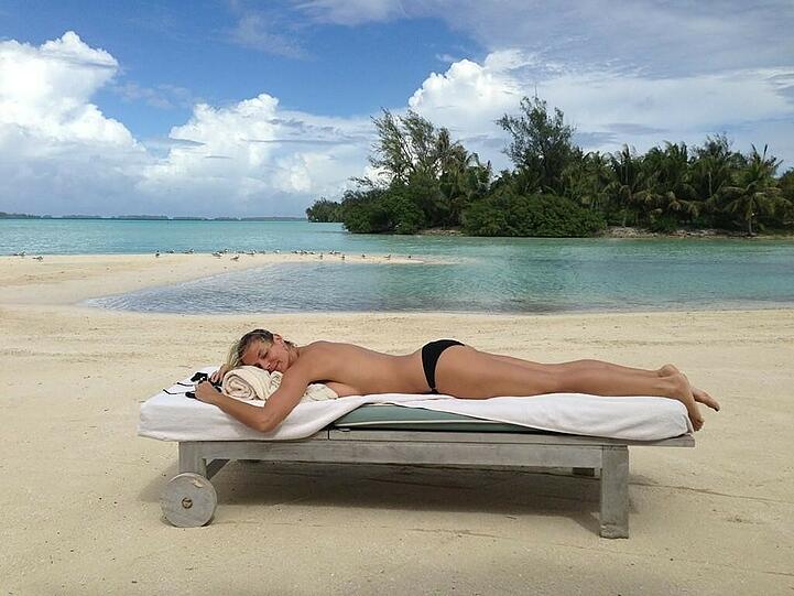 ...oder leicht bekleidet am Strand.