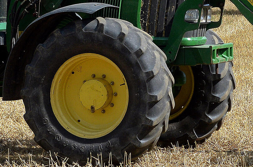 Der Landwirt überfuhr seinen Enkel. (Symbolbild).