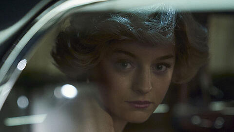 Emma Corrin als Lady Di in "The Crown".