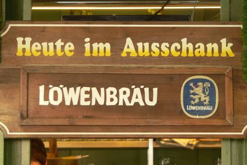 Löwenbräu im Ausschank &ndash; aber wo kann man dieses (und seltsamerweise auch alle anderen Münchner Biere) genießen?