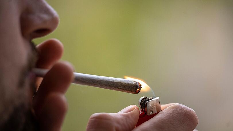 Als erstes Bundesland hat Bayern einen Bußgeld-Katalog für Verstöße gegen das Cannabisgesetz beschlossen.