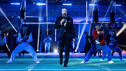 Machte auch schon einen Ausflug in die Welt des Footballs: Joachim Llambi beim Dreh eines NFL-Openers für RTL im September 2024.