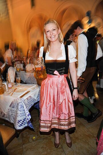 "Ozapft is'" - sehen Sie hier die Bilder der Wiesn-Halbzeitsause im Franziskaner...