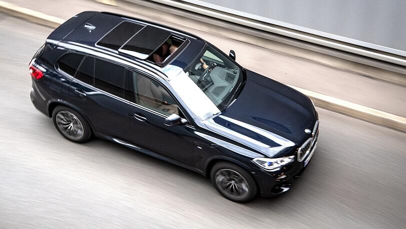 SUVs sind auch wegen ihres CO2-Ausstoßes heftig umstritten – womöglich müssen die Fahrer bald dafür zahlen.