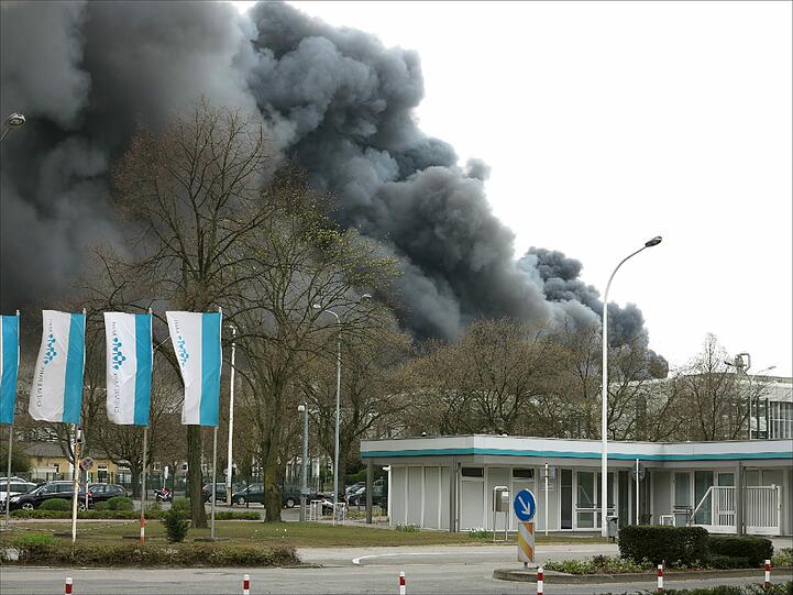 Bei der Explosion in einem Chemiepark in Marl im nördlichen Ruhrgebiet ist ein Arbeiter getötet worden. Die Bilder der Katastrophe.