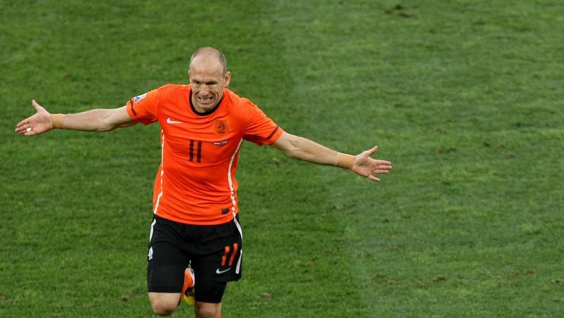 Arjen Robben im Oranje-Dress. Sein Geld verdient der Niederländer beim FC Bayern. Arjen Robben im Oranje-Dress. Sein Geld verdient der Niederländer beim FC Bayern.