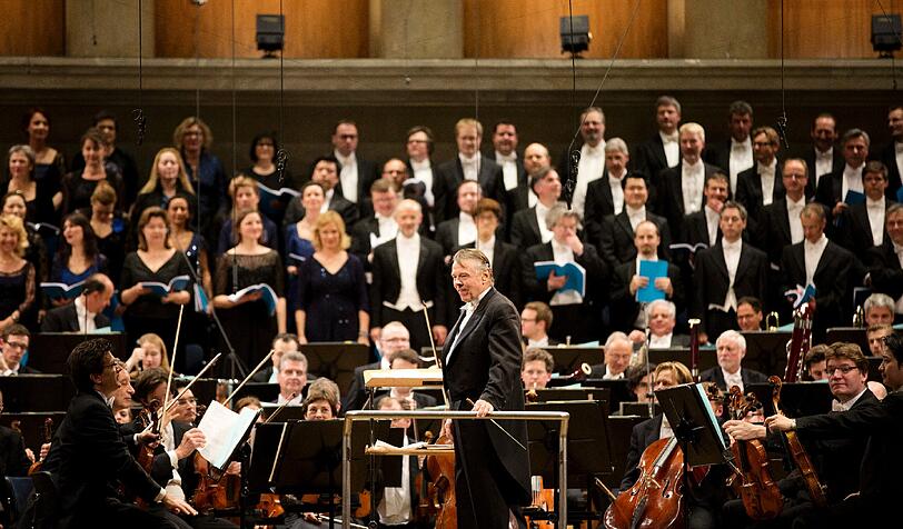 Mariss Jansons und der Chor des Bayerischen Rundfunks im Herkulessaal.