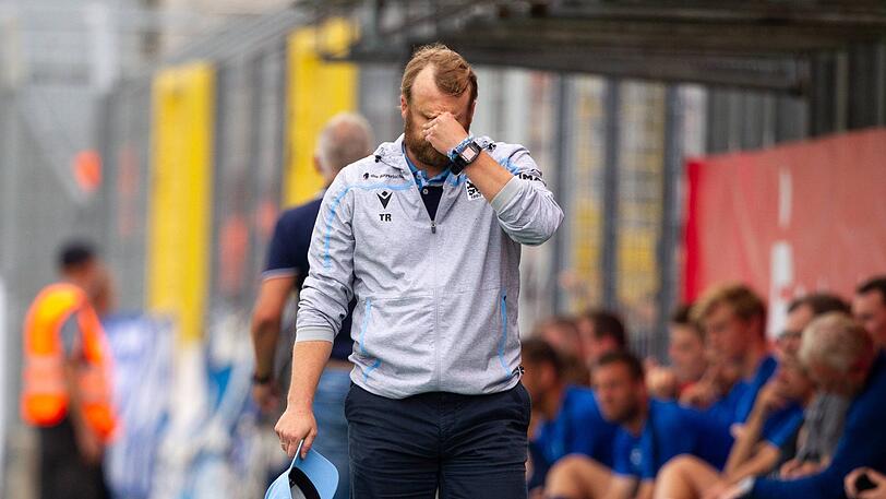 Daniel Bierofka war nach der Niederlage in Magdeburg völlig bedient.