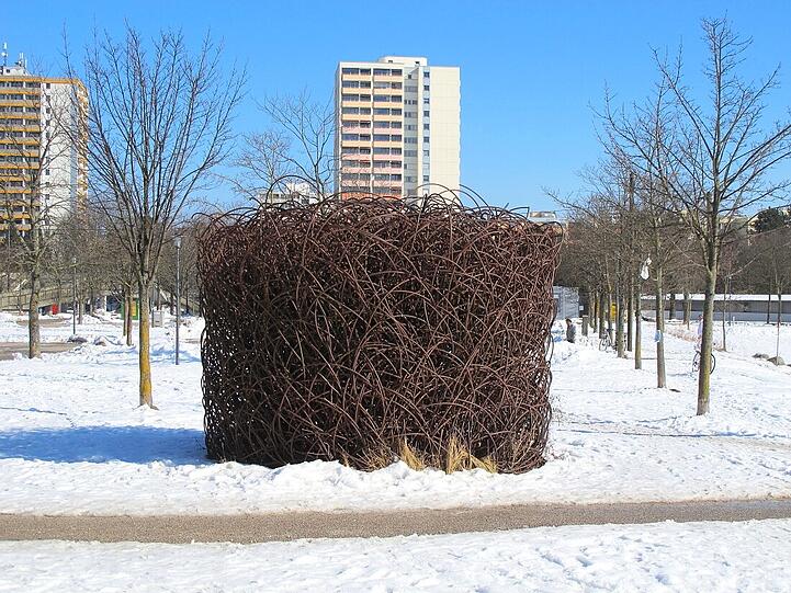 Neuperlach bei knallblauem Himmel