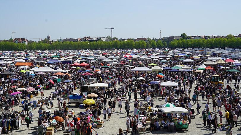Von Ramsch bis Kult: Der Flohmarkt auf der Theresienwiese bietet für Jäger und Sammler eine große Auswahl.