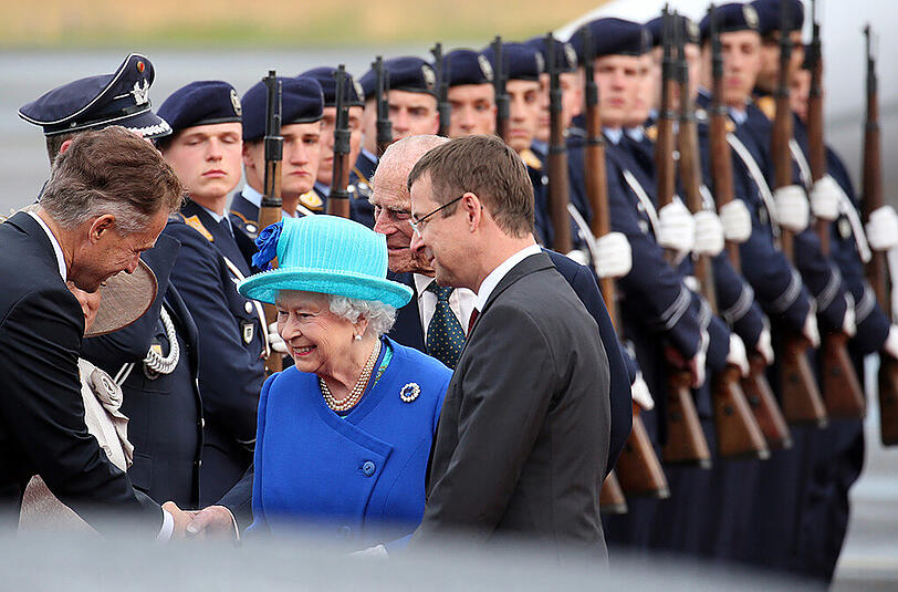 Die Queen ist in Berlin angekommen. Klicken Sie sich durch die Bilderstrecke!