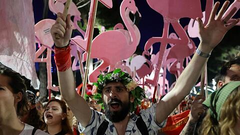 Es geht auch um Brutgebiete der Flamingos - deshalb spricht man inzwischen von der "Flamingo-Revolution" in Albanien. (Archivbild) Es geht auch um Brutgebiete der Flamingos - deshalb spricht man inzwischen von der "Flamingo-Revolution" in Albanien. (Archivbild)
