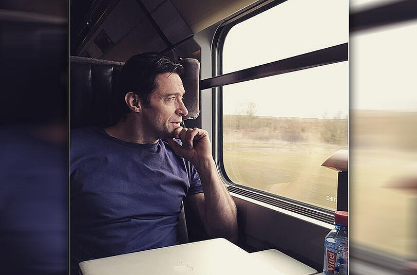 Auf seiner Werbe-Tour für seinen neuen Film "Chappie" war Hugh Jackmann mit dem Eurostar unterwegs.