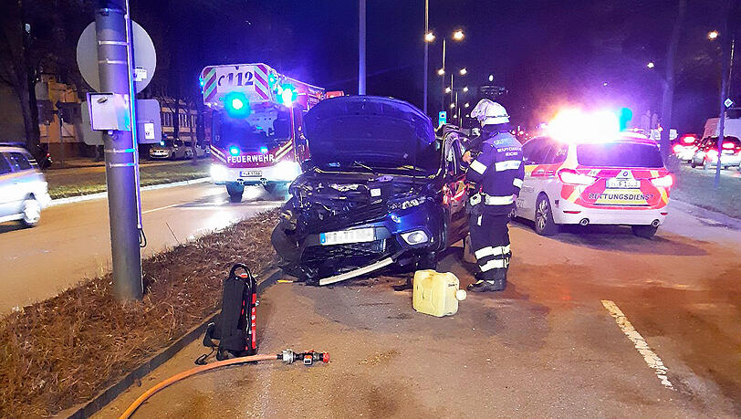 Am betroffenen Dacia entstand ein Totalschaden, die Polizei ermittelt zur Unfallursache.