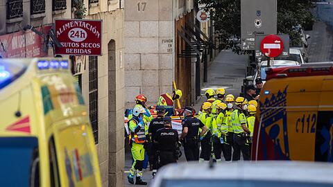 16 Einheiten der Madrider Feuerwehr waren zeitweise im Einsatz.