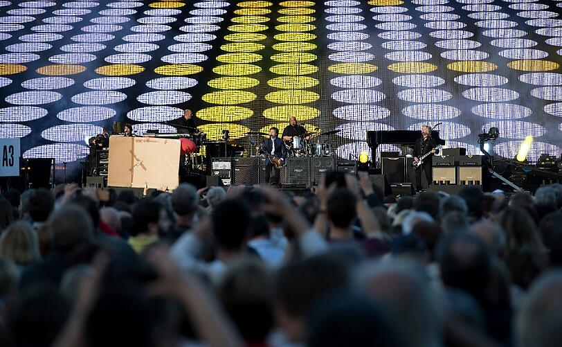 Paul McCartney spielte im Olympiastadion. Sehen Sie hier die besten Bilder vom Auftritt des 74-Jährigen.
